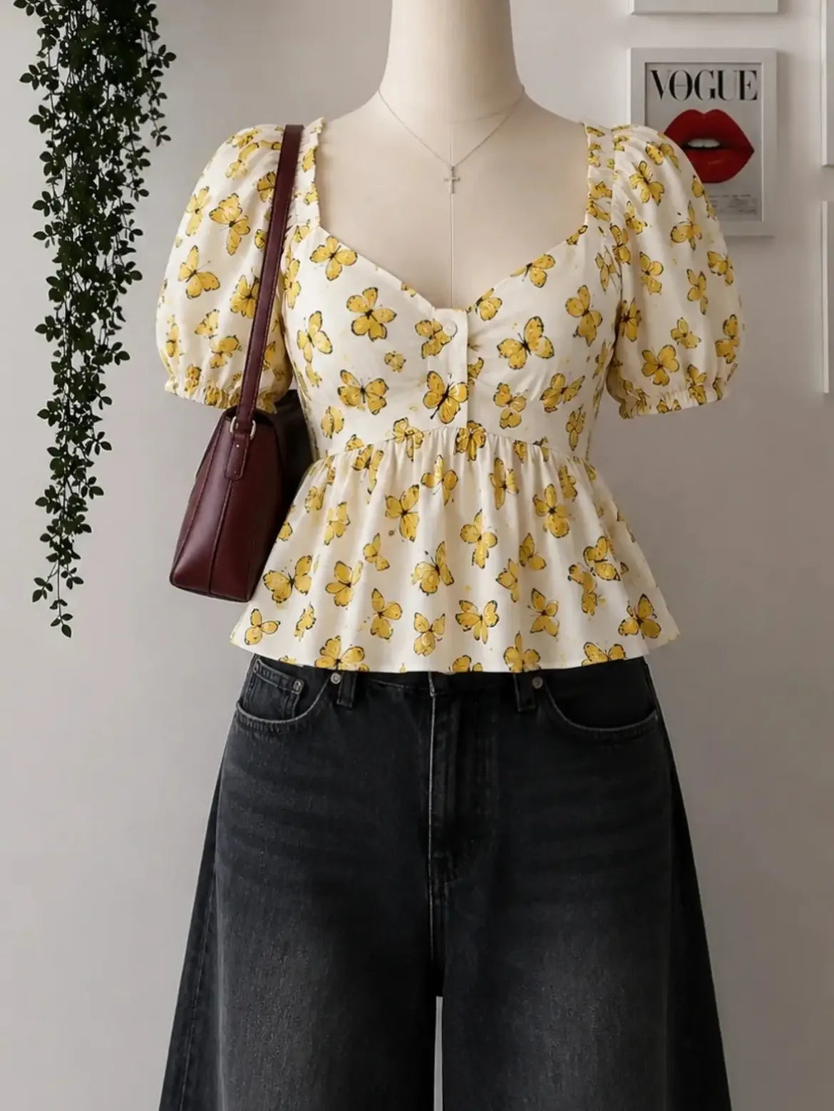 Women’s Ivory Butterfly Print Puff Sleeve Peplum Top